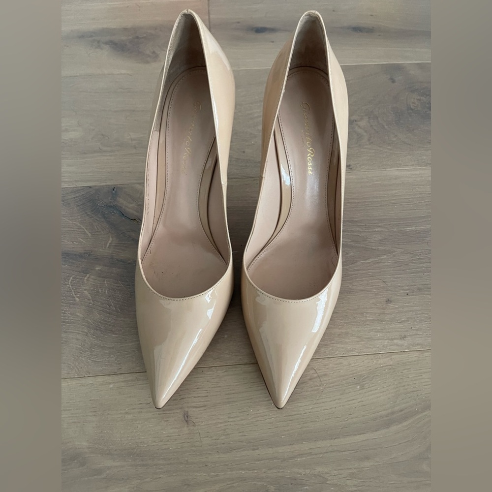 SOLD Gianvito Rossi nude patent pointed toe pumps heels 105mm 39.5